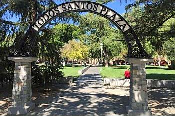 Todos Santos Plaza logo